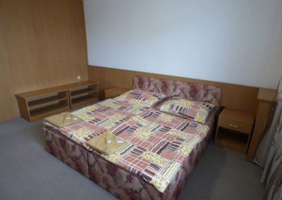 Hotel Morávka pokoj 216 ložnice